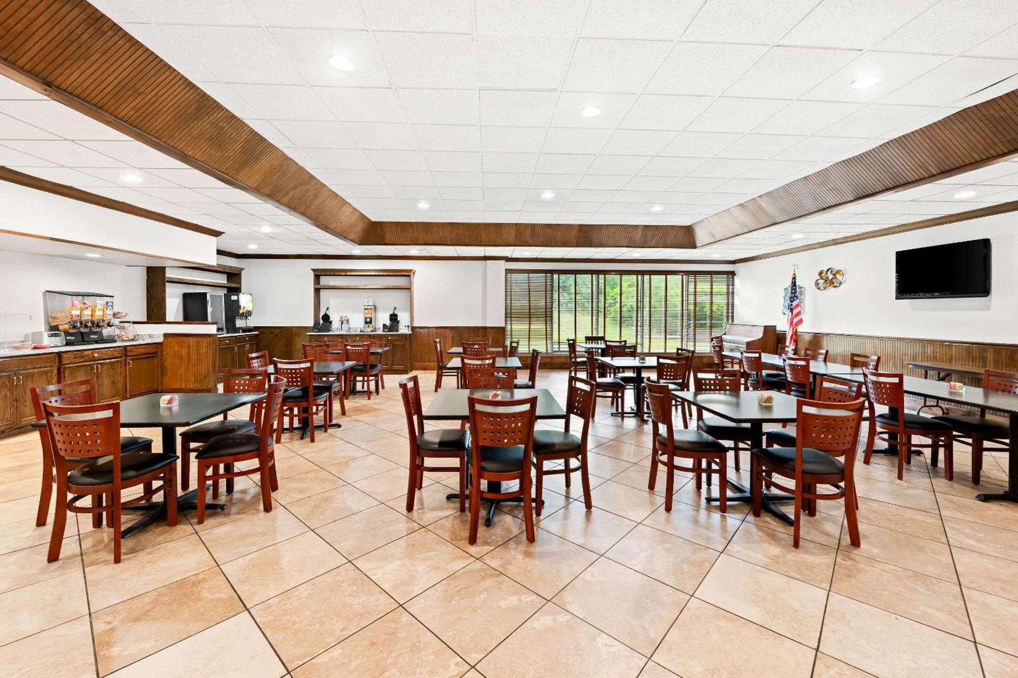 Quality Inn Dayton Airport Englewood Екстер'єр фото