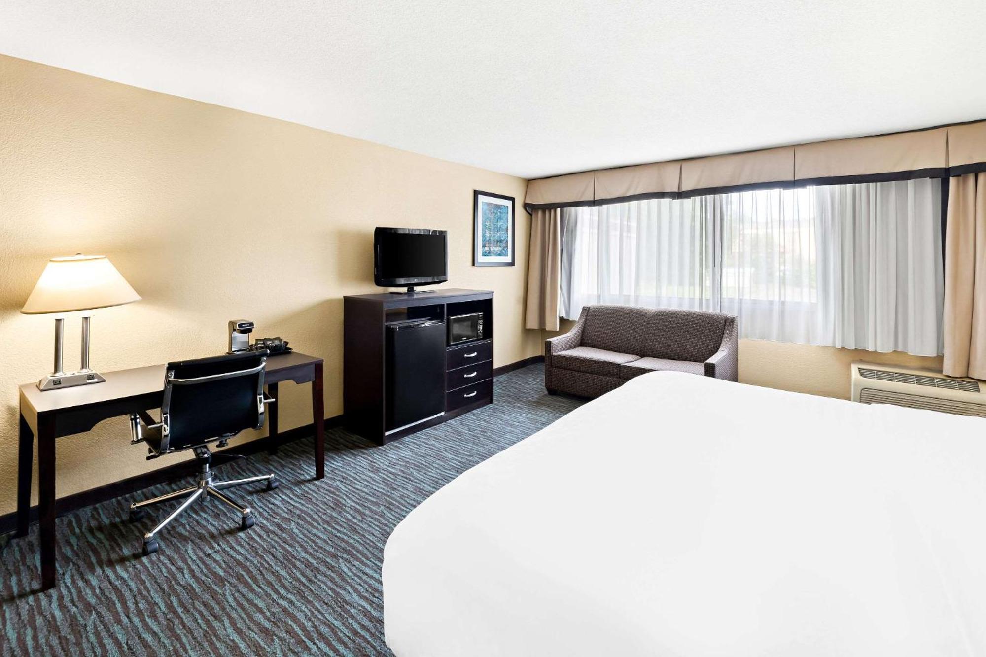 Quality Inn Dayton Airport Englewood Екстер'єр фото