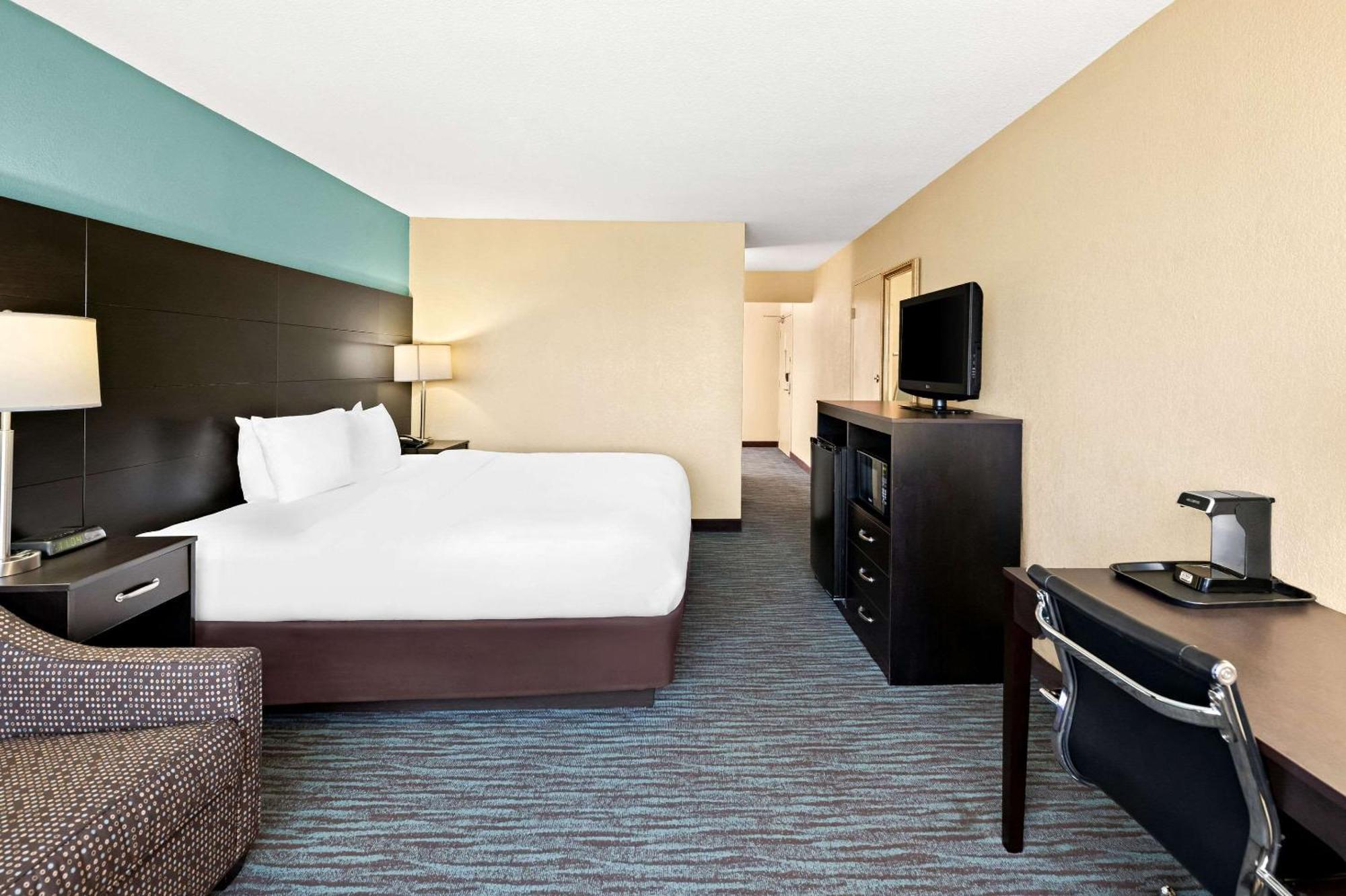 Quality Inn Dayton Airport Englewood Екстер'єр фото
