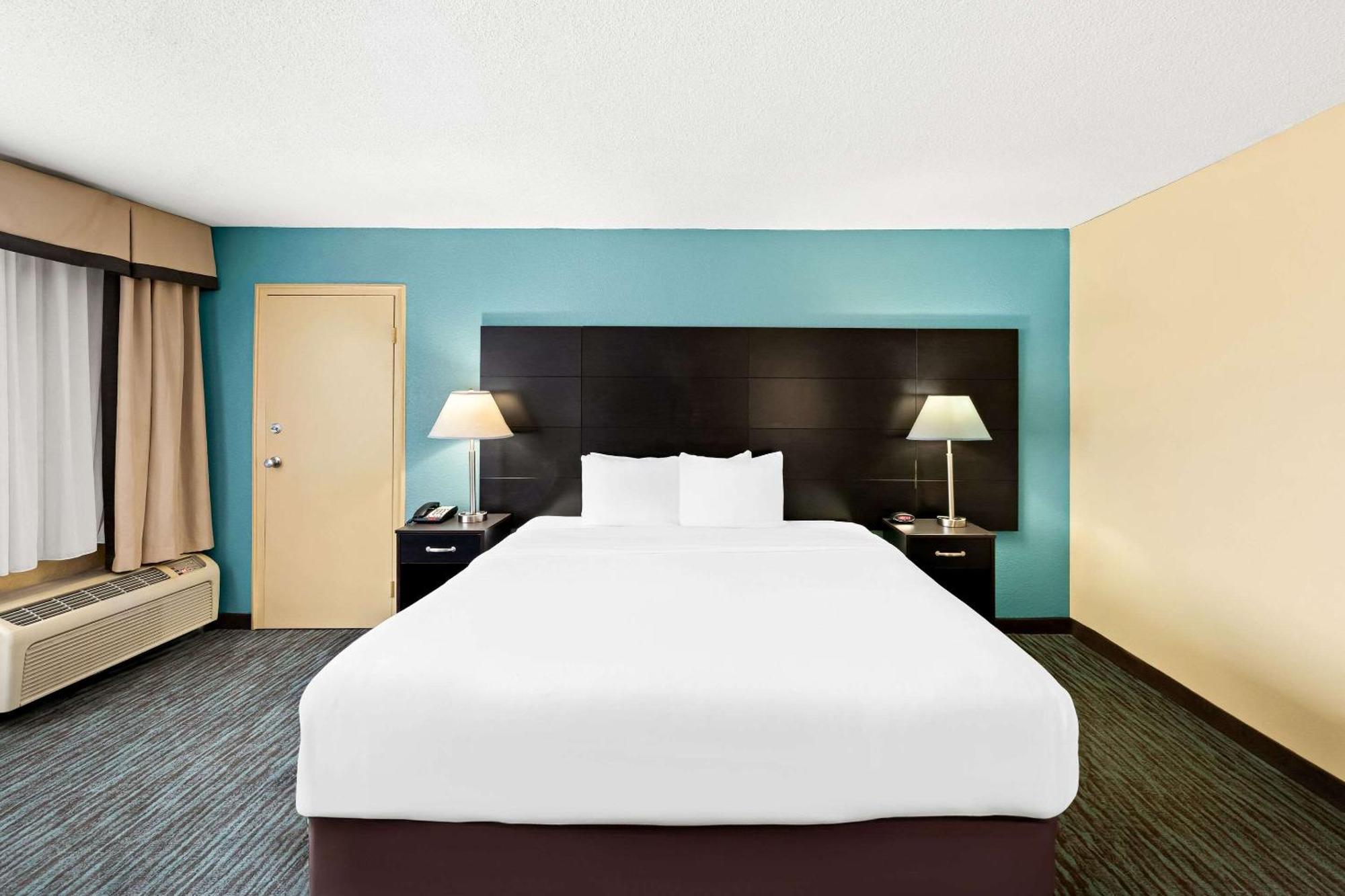 Quality Inn Dayton Airport Englewood Екстер'єр фото