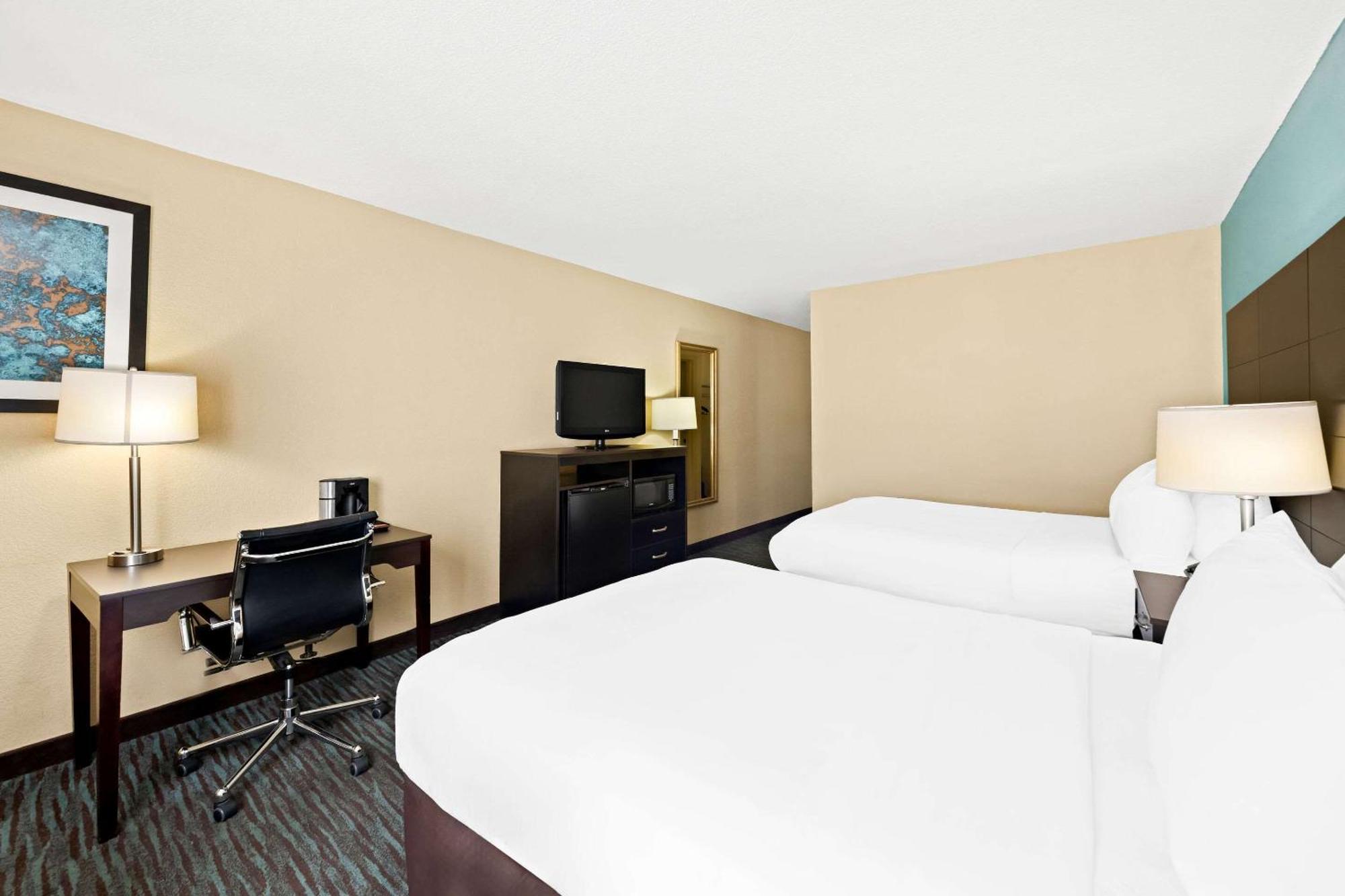 Quality Inn Dayton Airport Englewood Екстер'єр фото