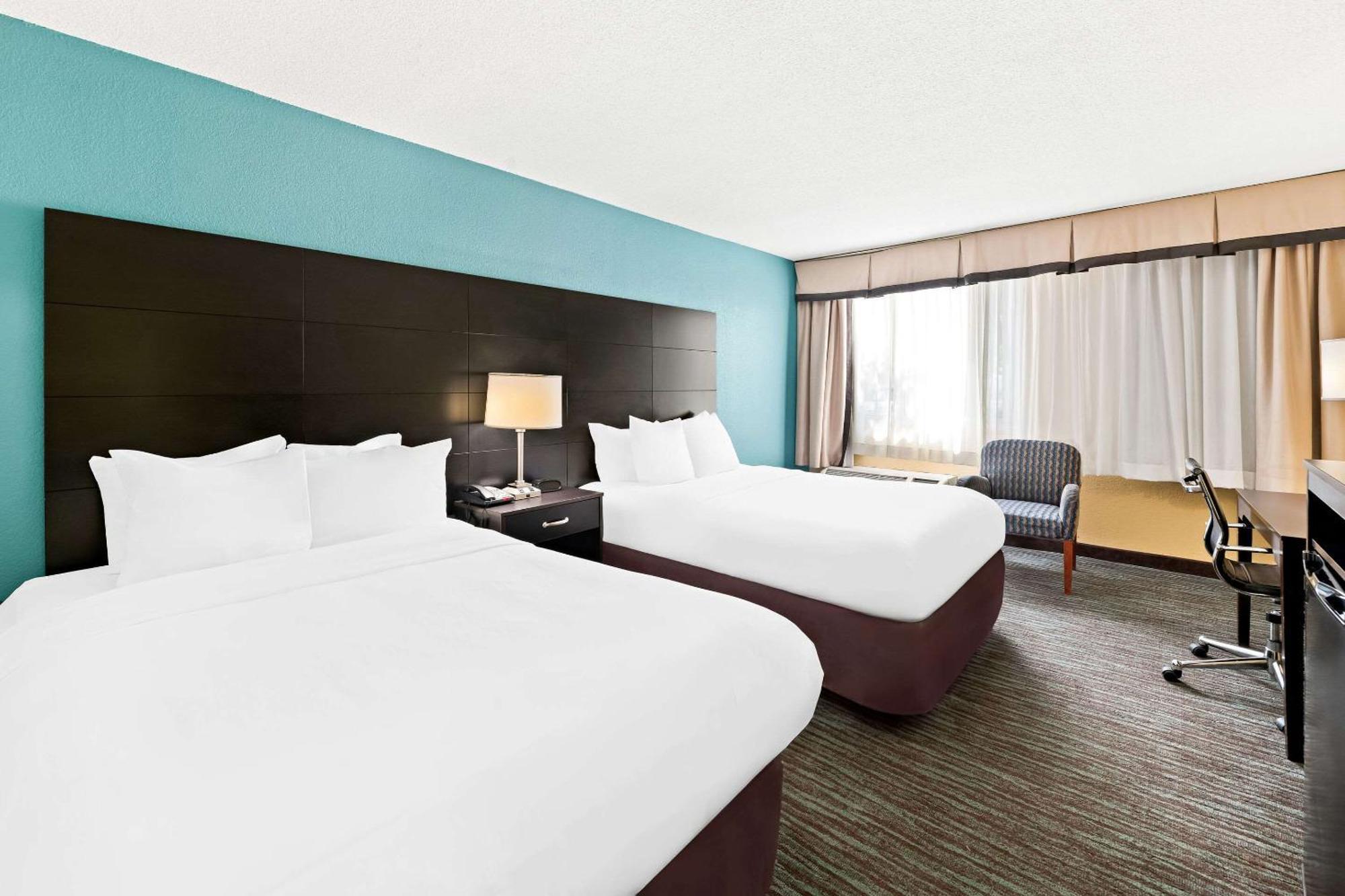 Quality Inn Dayton Airport Englewood Екстер'єр фото