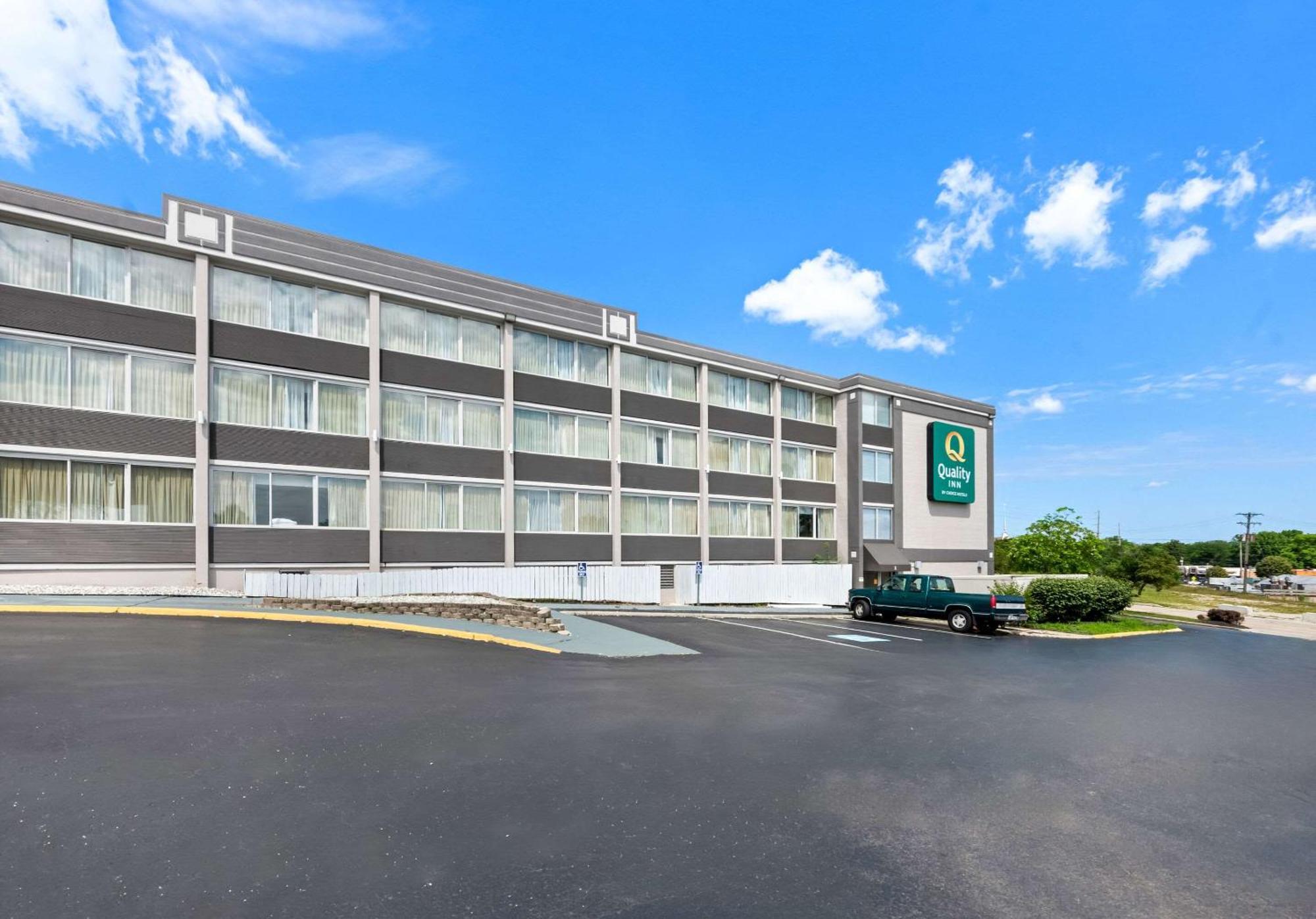 Quality Inn Dayton Airport Englewood Екстер'єр фото
